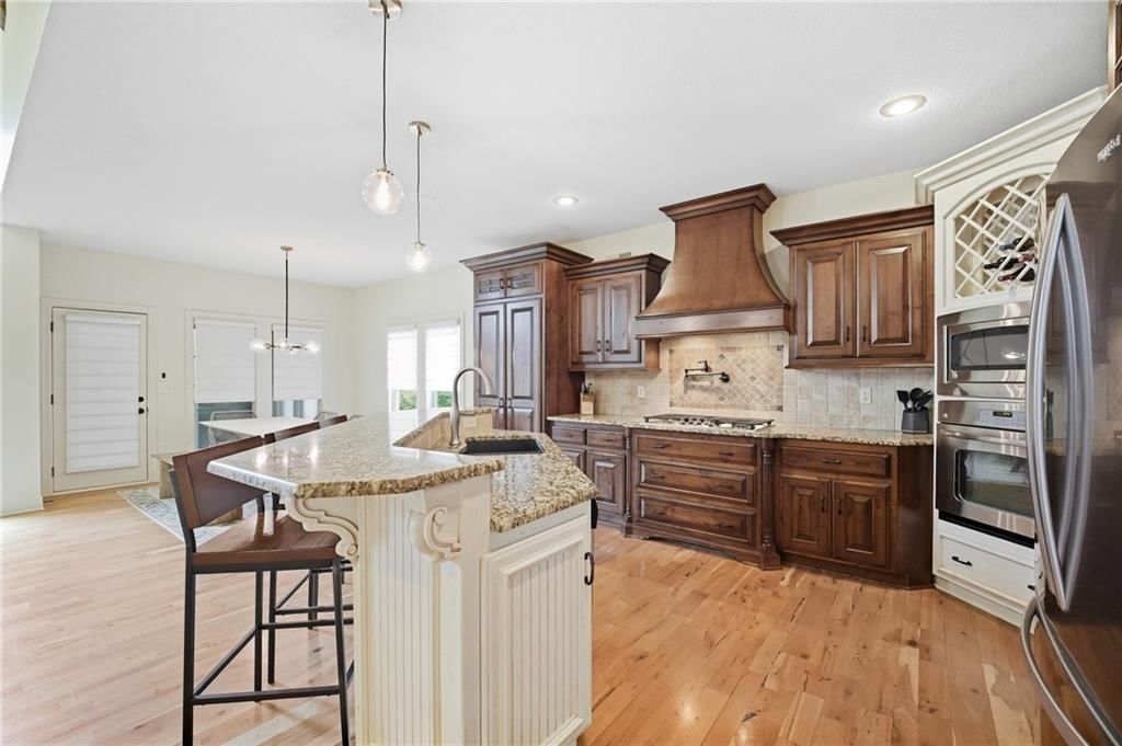 7808 N Chatham Avenue — photo 8