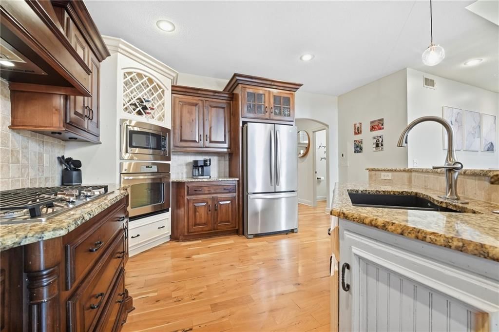 7808 N Chatham Avenue — photo 11