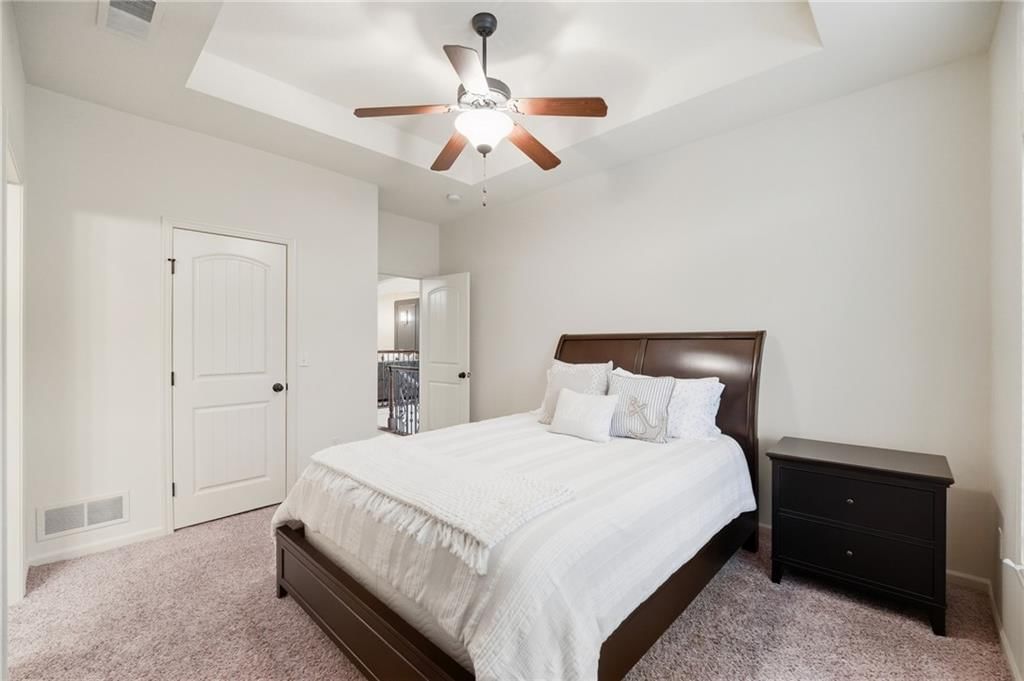 7808 N Chatham Avenue — photo 41