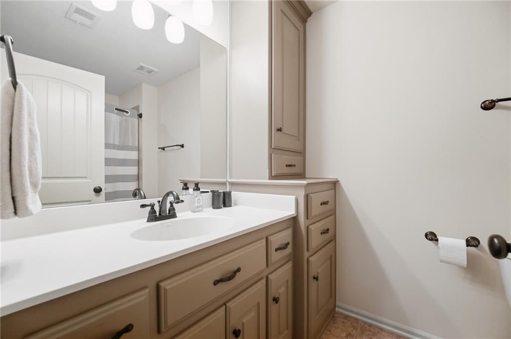 7808 N Chatham Avenue — photo 42