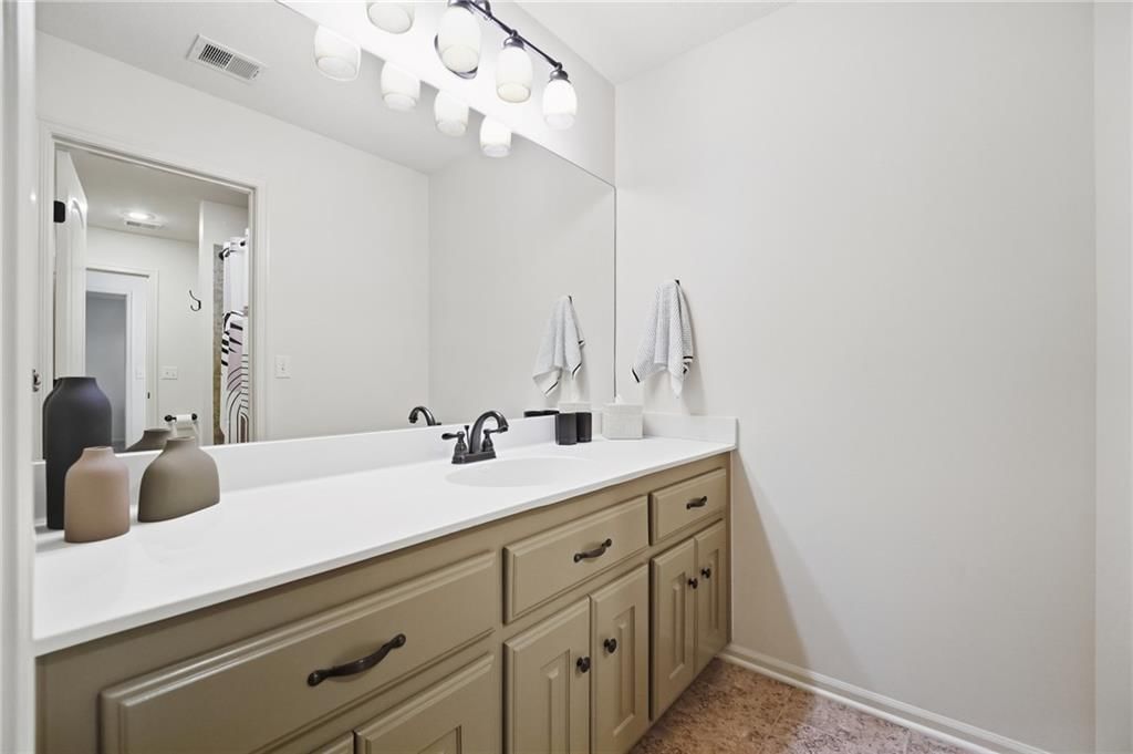 7808 N Chatham Avenue — photo 47