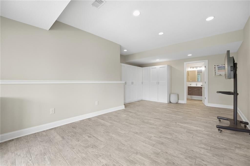 7808 N Chatham Avenue — photo 70