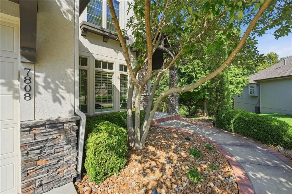 7808 N Chatham Avenue — photo 77