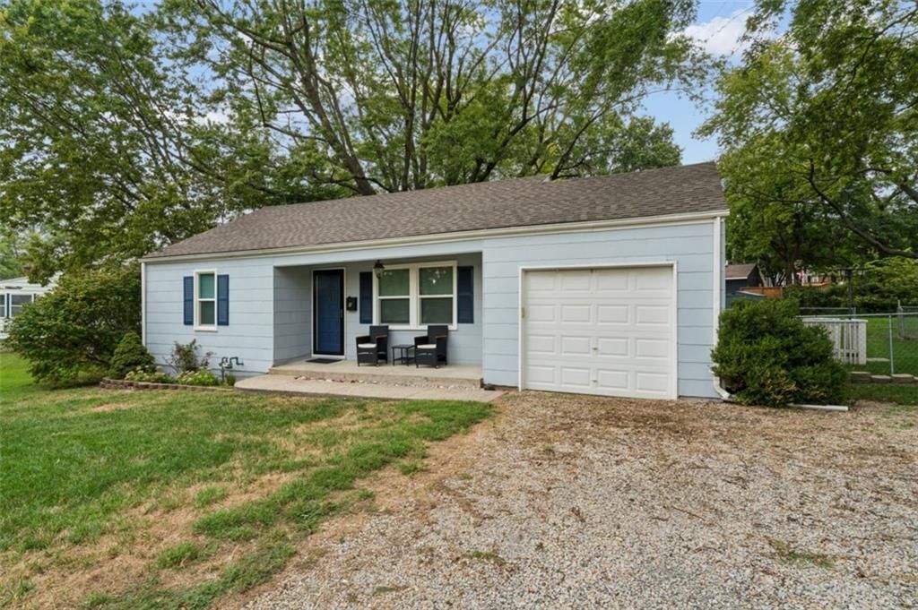 2 Eavey Circle, Harrisonville, MO: listing photo 3