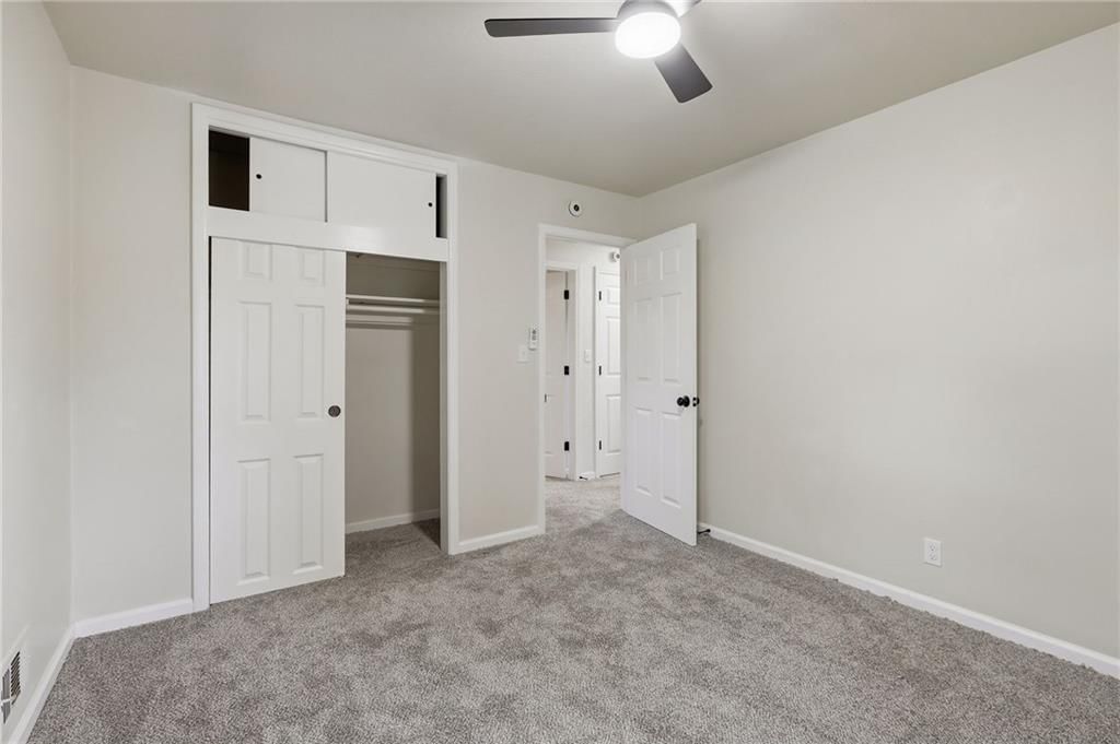 Photo 17 of 26 - 408 N Kirk Avenue, Independence, MO 64050