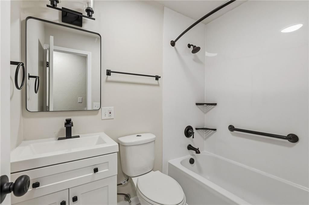 Black hardware at 408 N Kirk Avenue, Independence, MO 64050