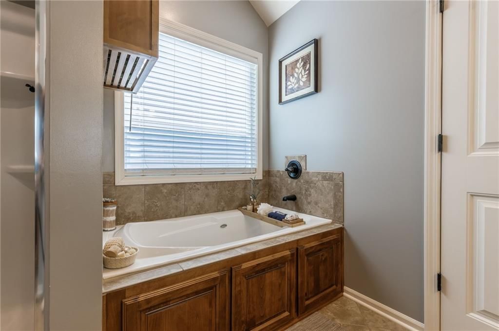 4004 Greywood Lane — photo 30