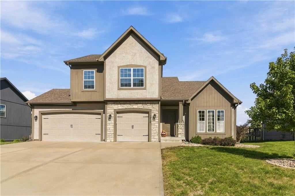 1318 NE 107th Terrace, Kansas City, MO: listing photo 2