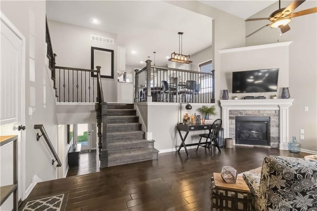 1318 NE 107th Terrace, Kansas City, MO: listing photo 3