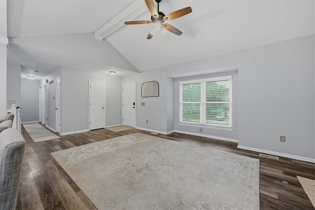 Photo 5 of 30 - 1708 Brent Lane, Greenwood, MO 64034