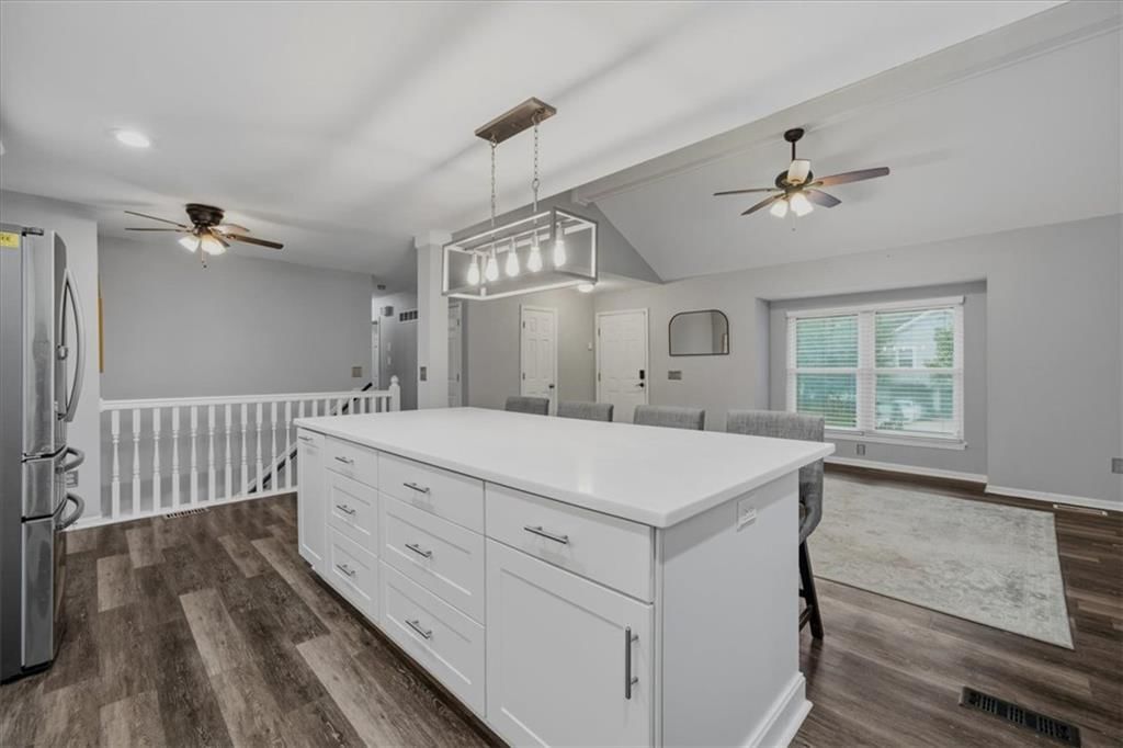 Photo 11 of 30 - 1708 Brent Lane, Greenwood, MO 64034