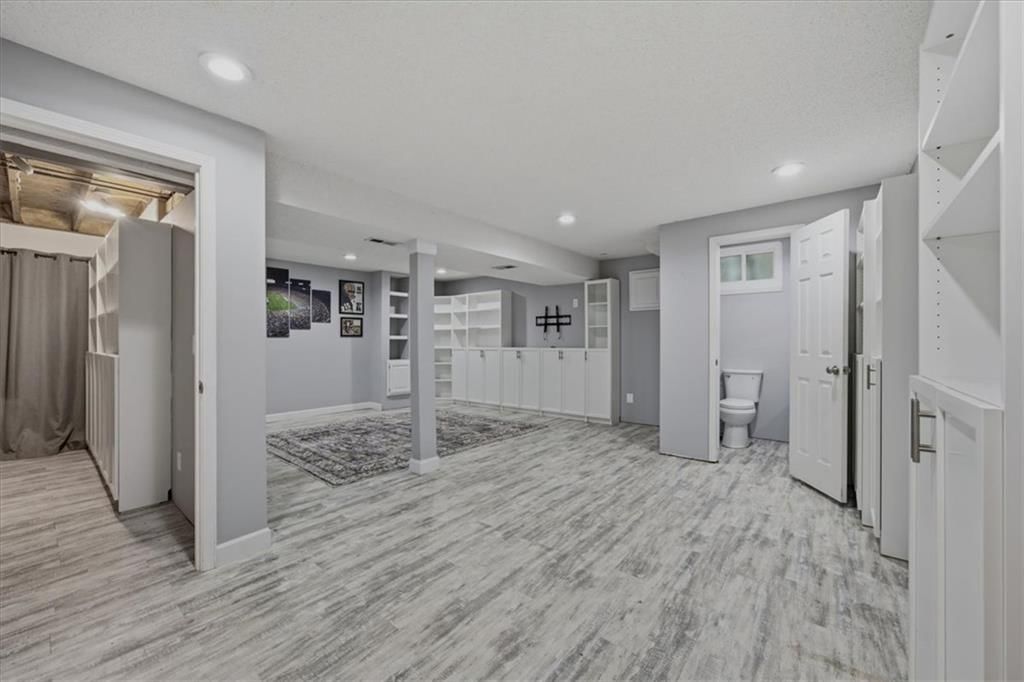 Photo 23 of 30 - 1708 Brent Lane, Greenwood, MO 64034