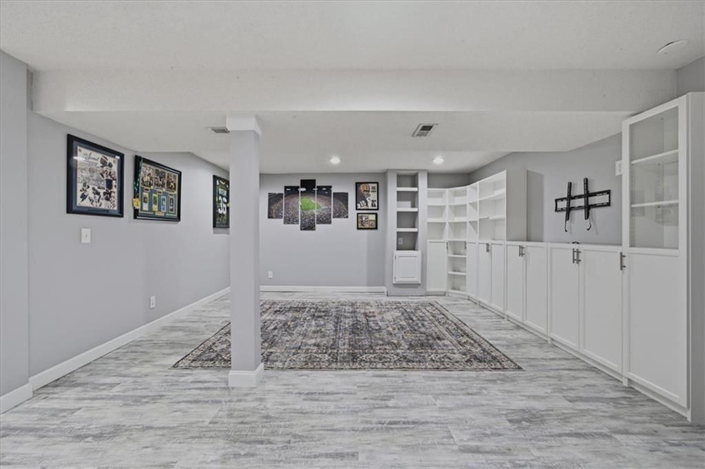 Photo 24 of 30 - 1708 Brent Lane, Greenwood, MO 64034