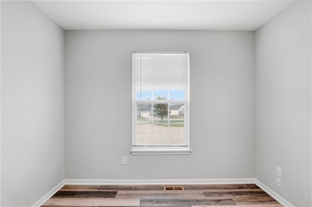 Photo 14 of 42 - 21806 Lucca Circle, Peculiar, MO 64078