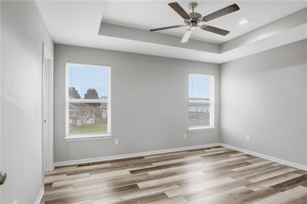 Photo 18 of 42 - 21806 Lucca Circle, Peculiar, MO 64078
