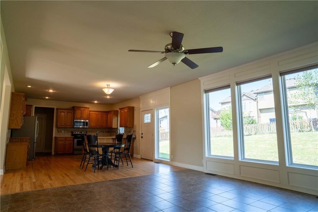 10760 N Laurel Avenue — photo 10