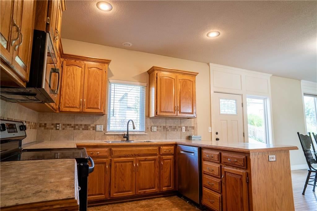 10760 N Laurel Avenue — photo 13