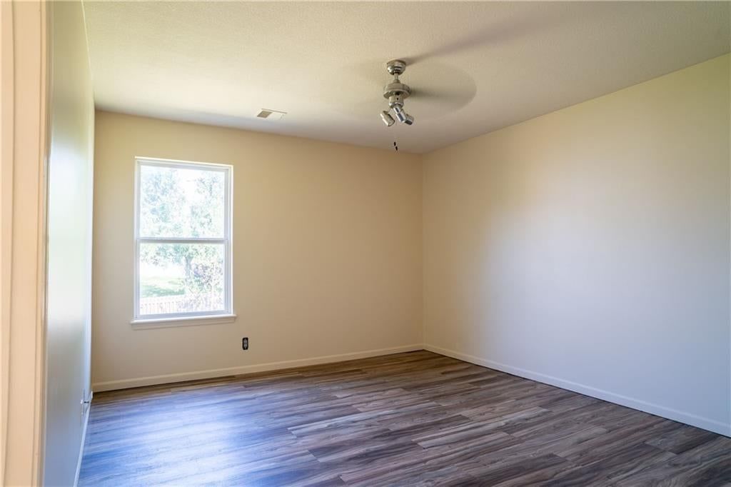 10760 N Laurel Avenue — photo 23