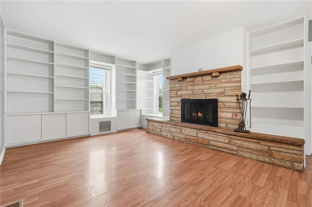 Photo 5 of 30 - 412 S Hocker Avenue, Independence, MO 64050