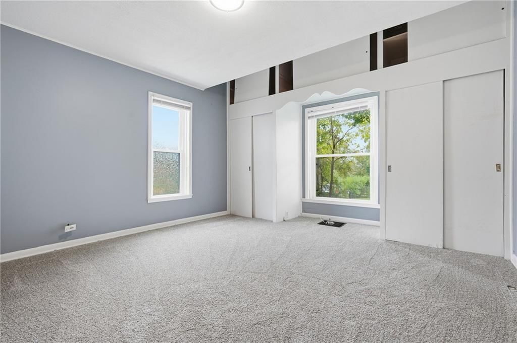 Carpet at 412 S Hocker Avenue, Independence, MO 64050
