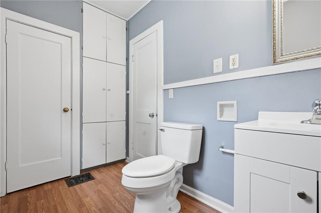 Photo 20 of 30 - 412 S Hocker Avenue, Independence, MO 64050