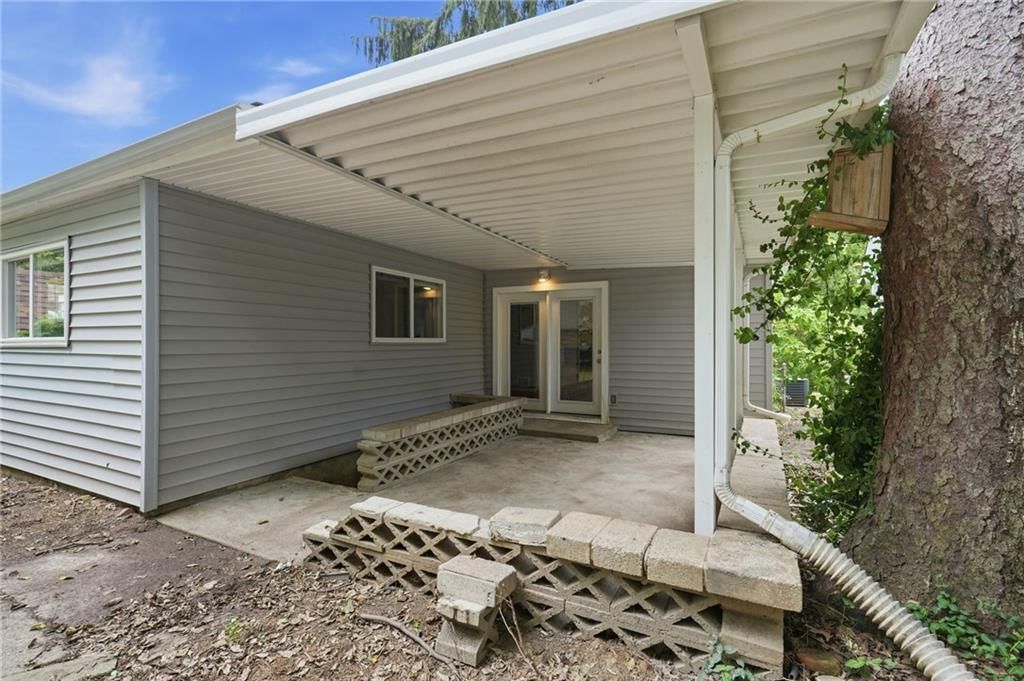 Photo 27 of 30 - 412 S Hocker Avenue, Independence, MO 64050