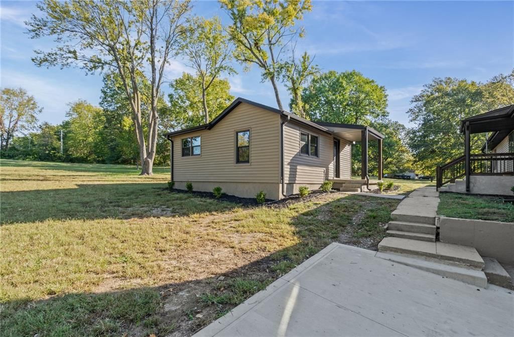 15800 Woods Chapel Road, Kansas City, MO: listing photo 2