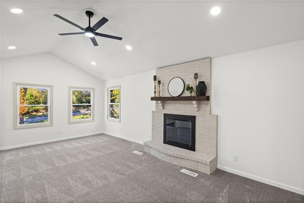 15800 Woods Chapel Road, Kansas City, MO