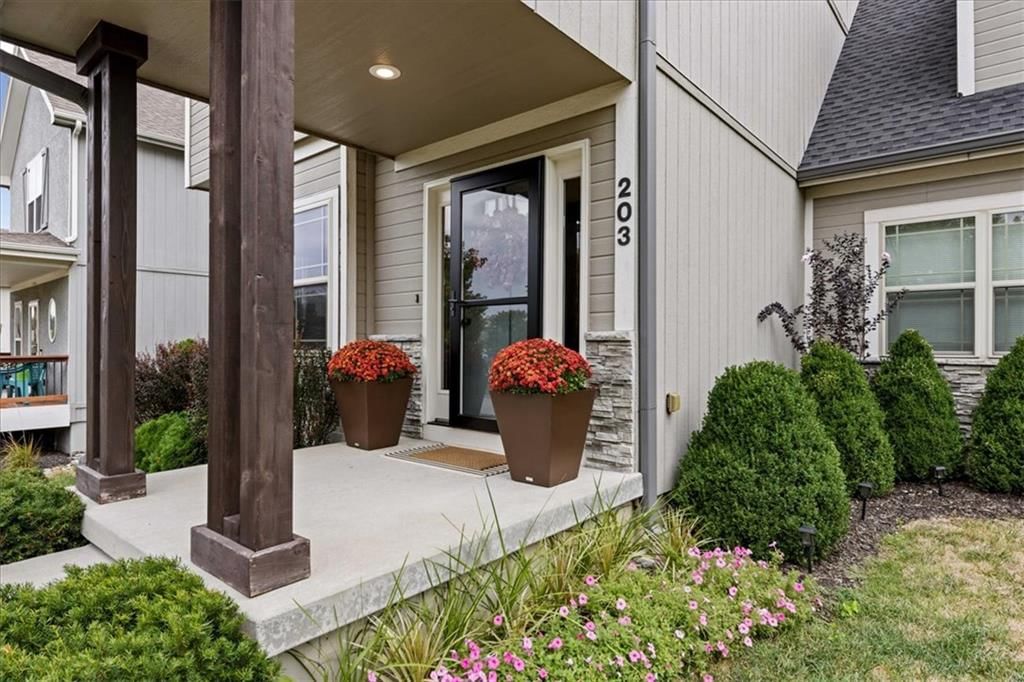 203 N Franklin Street, Raymore, MO: listing photo 2
