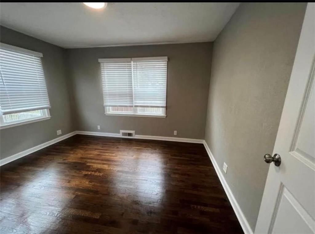 114 E CASS Street — photo 7