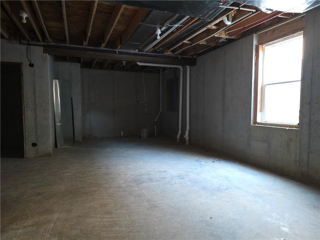 Photo 21 of 33 - 14594 Amanda Lane, Basehor, KS 66007