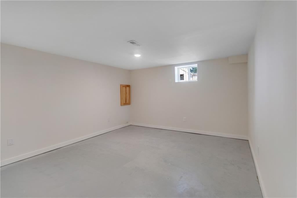 Photo 18 of 47 - 8657 E 57th Street, Kansas City, MO 64129