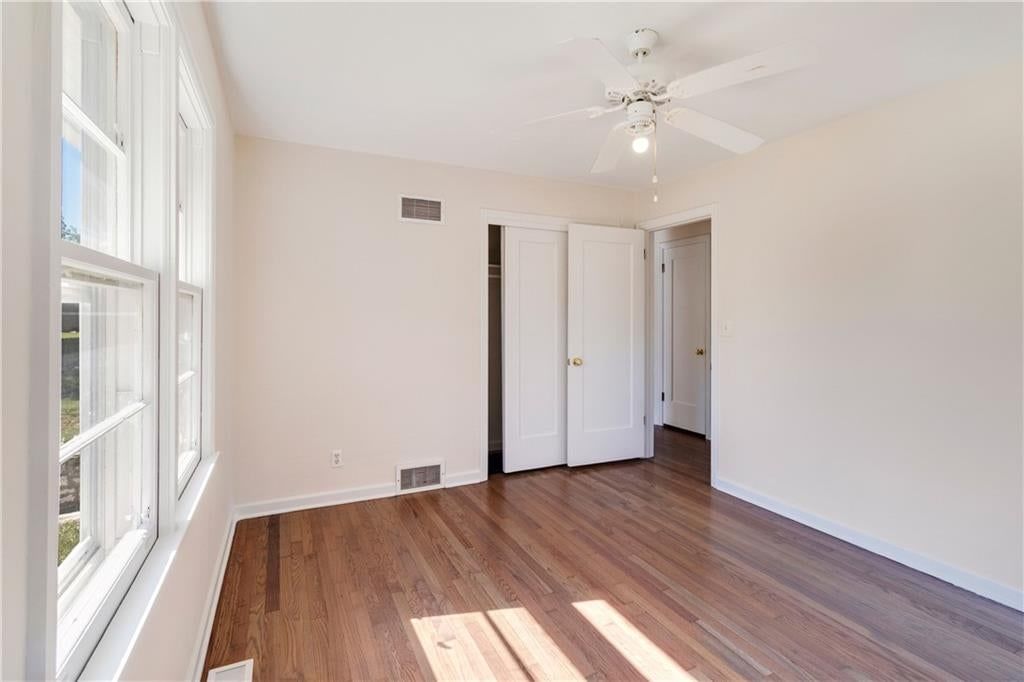 Photo 8 of 47 - 8657 E 57th Street, Kansas City, MO 64129