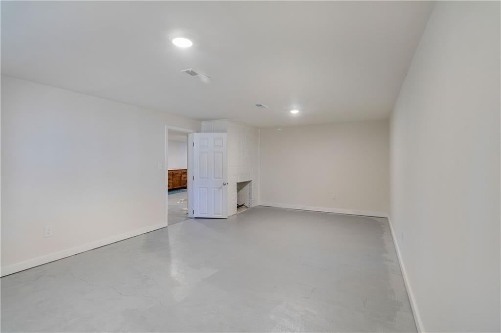 Photo 19 of 47 - 8657 E 57th Street, Kansas City, MO 64129