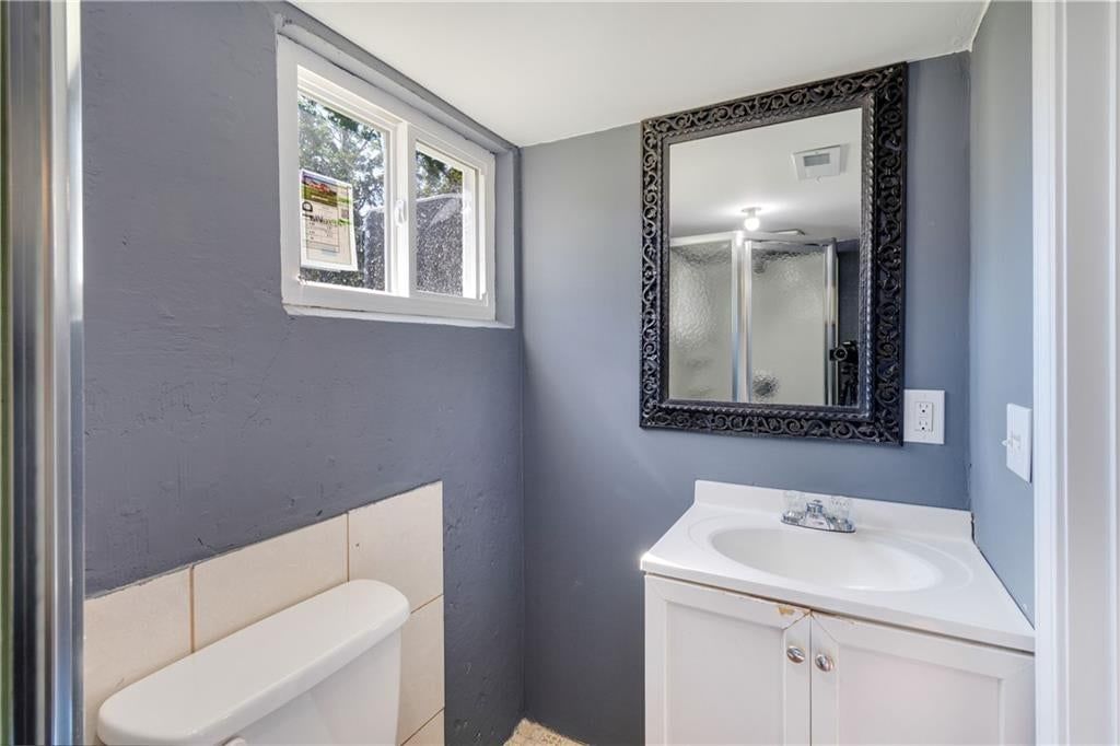 Photo 14 of 47 - 8657 E 57th Street, Kansas City, MO 64129