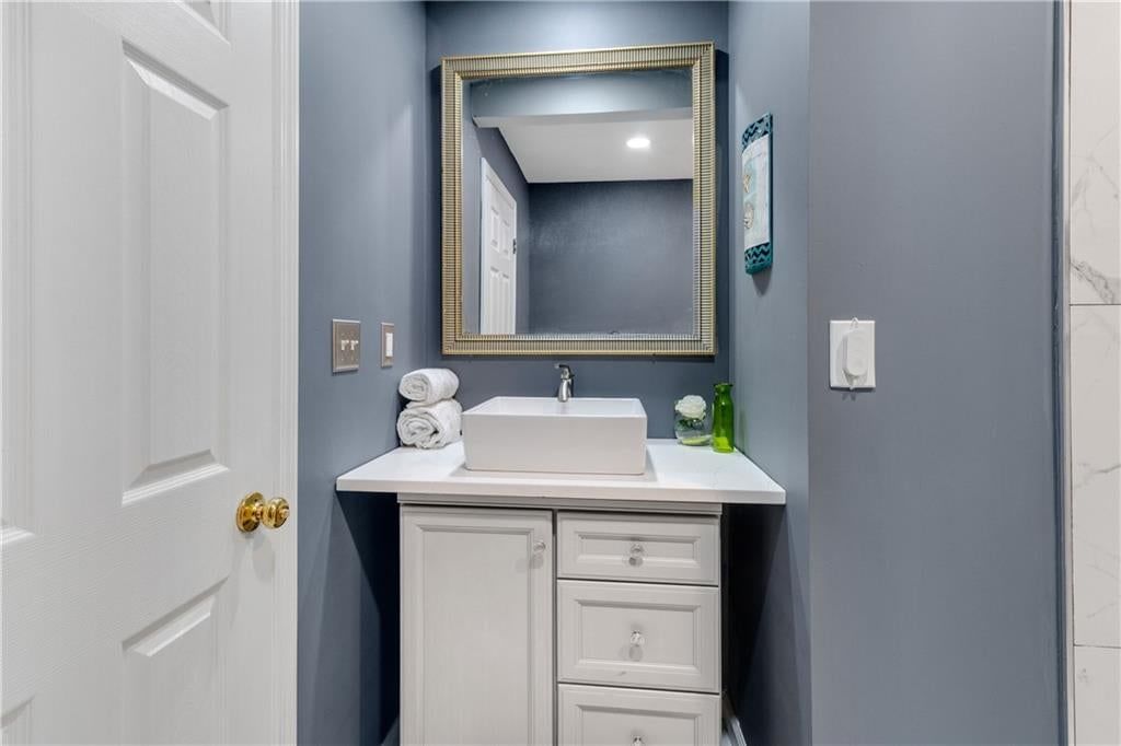 Photo 24 of 47 - 8657 E 57th Street, Kansas City, MO 64129