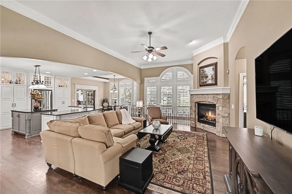 10230 N Prospect Avenue, Kansas City, MO