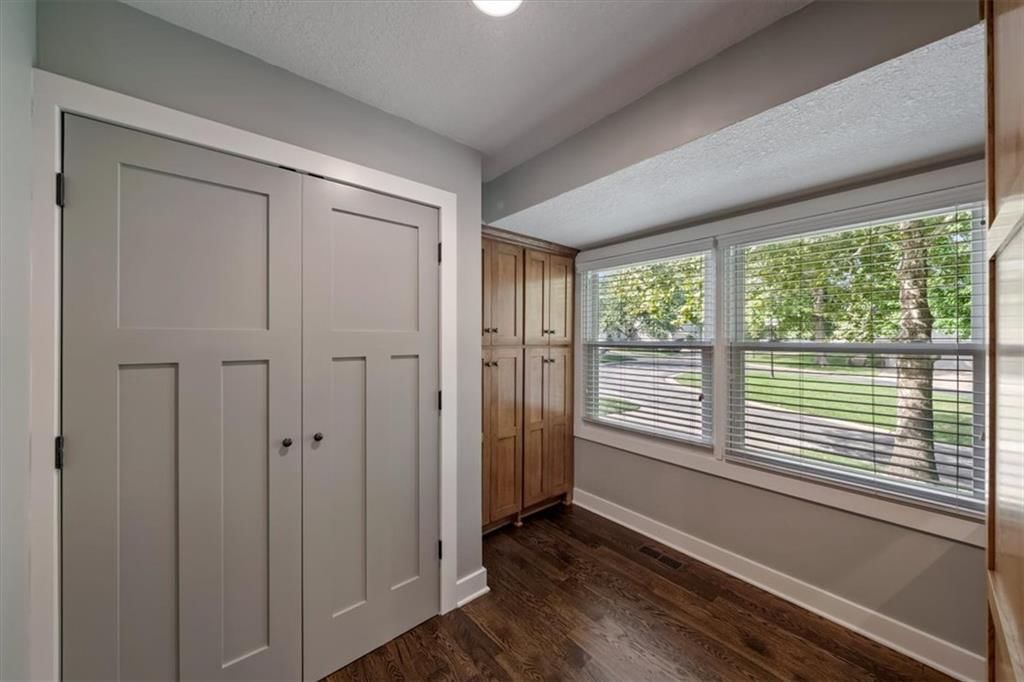 4314 W 112th Terrace — photo 9