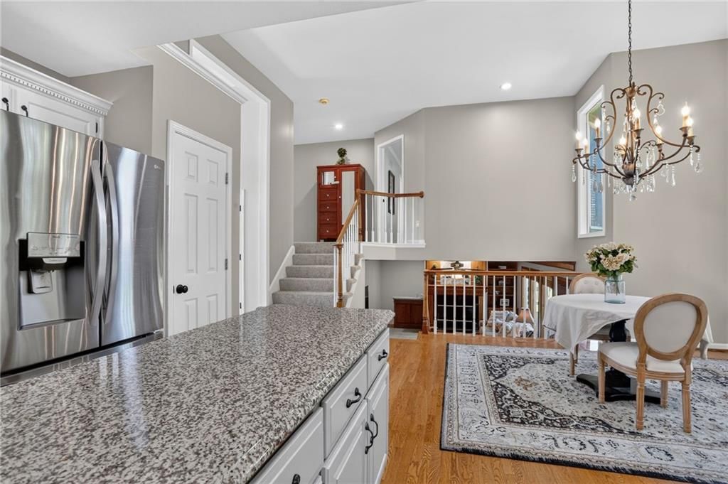 Photo 6 of 29 - 7608 NW 76th Place, Kansas City, MO 64152