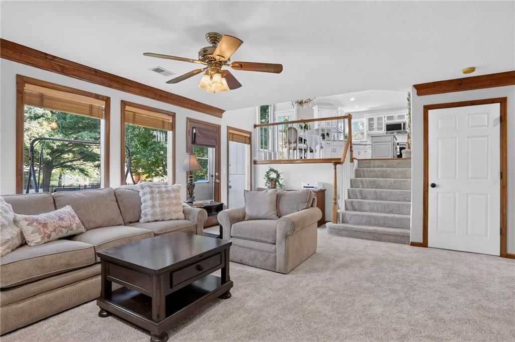 Photo 9 of 29 - 7608 NW 76th Place, Kansas City, MO 64152