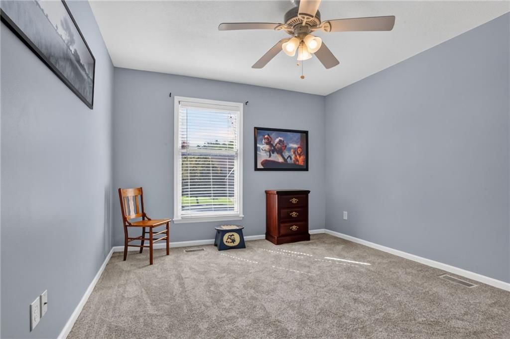 Photo 19 of 29 - 7608 NW 76th Place, Kansas City, MO 64152