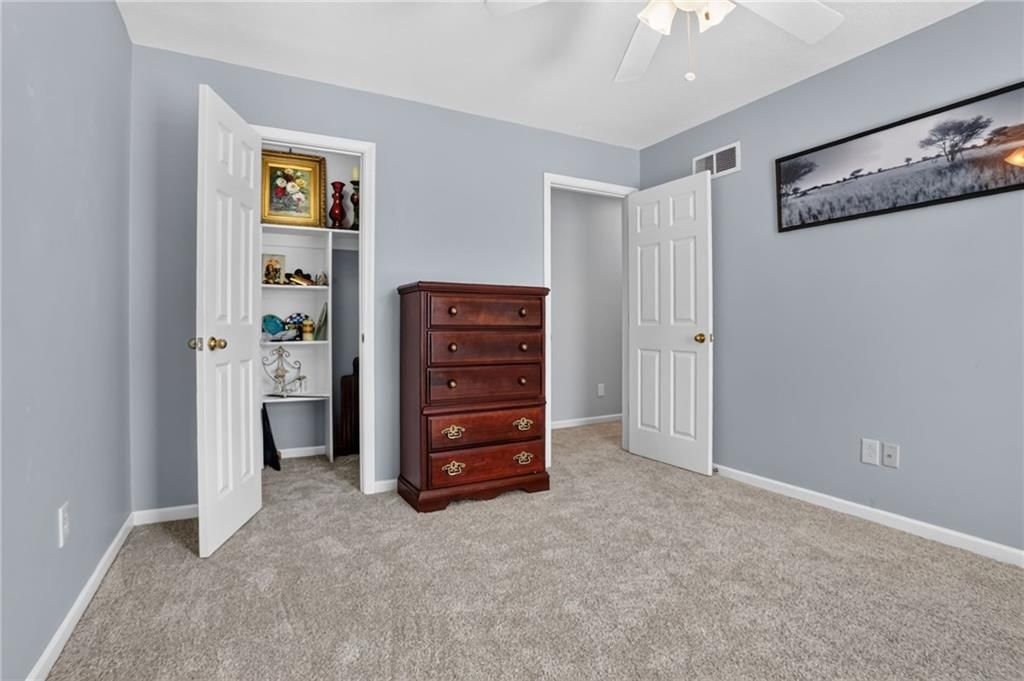 Photo 20 of 29 - 7608 NW 76th Place, Kansas City, MO 64152