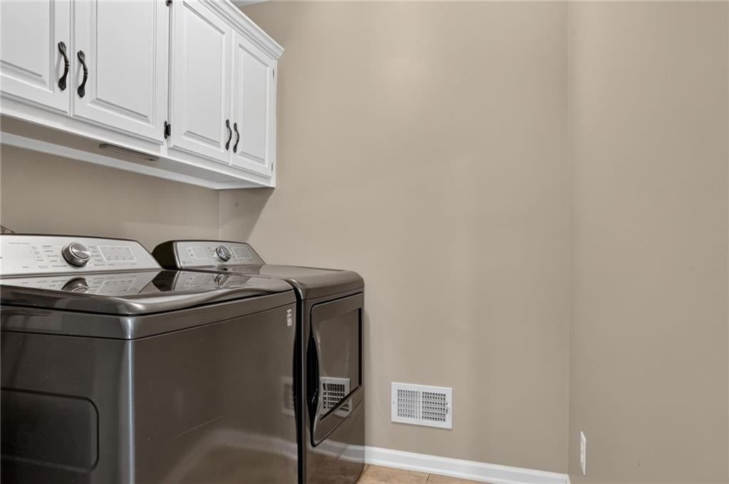 Photo 21 of 29 - 7608 NW 76th Place, Kansas City, MO 64152