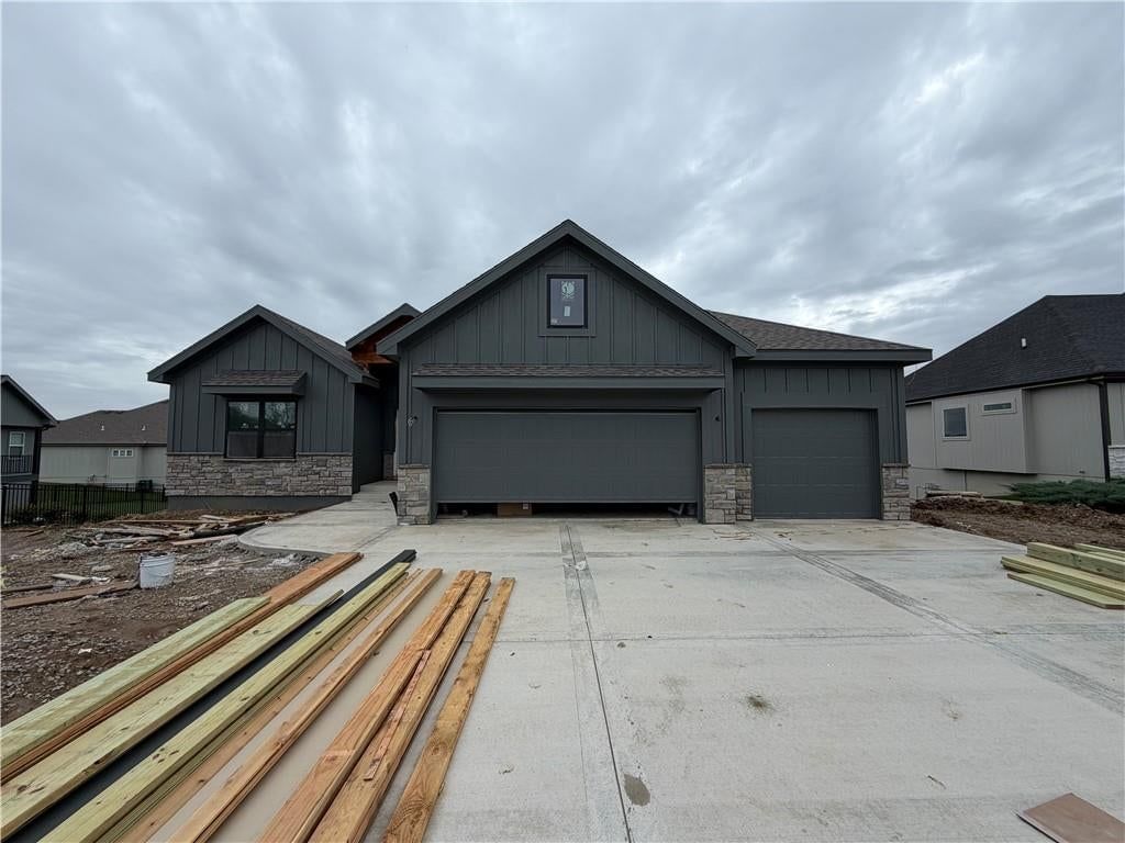 12805 N Champanel Way, Platte City, MO