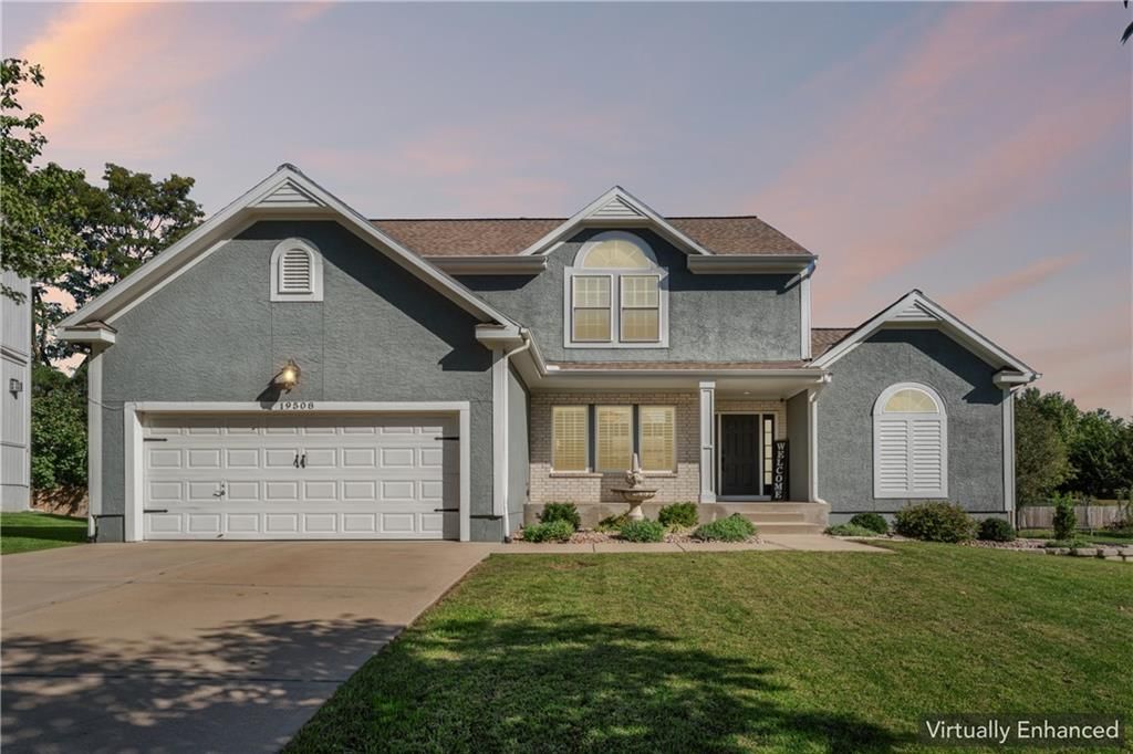 19508 W 96th Terrace, Lenexa, KS: listing photo 3