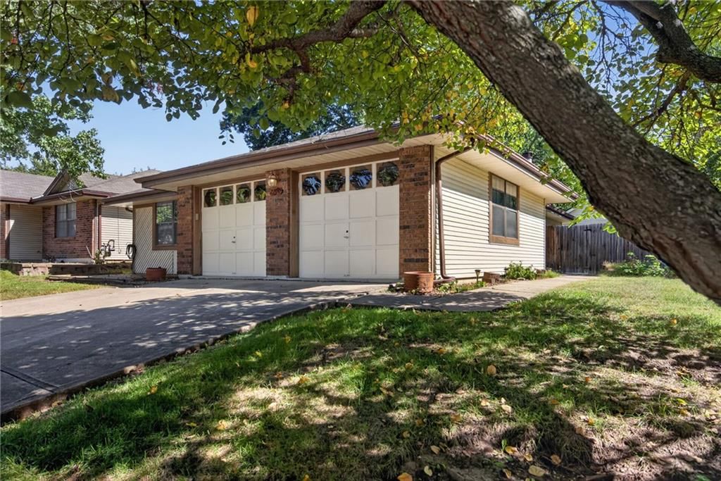 2700 NW 5th Street, Blue Springs, MO: listing photo 2