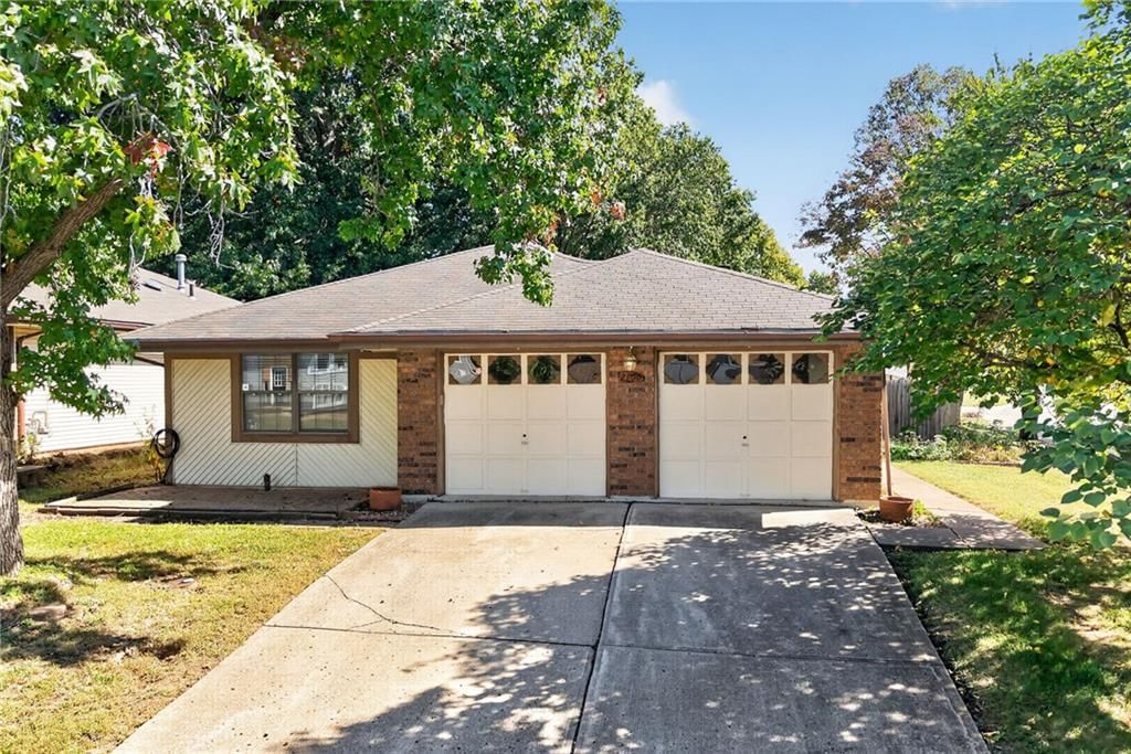 2700 NW 5th Street, Blue Springs, MO: listing photo 3