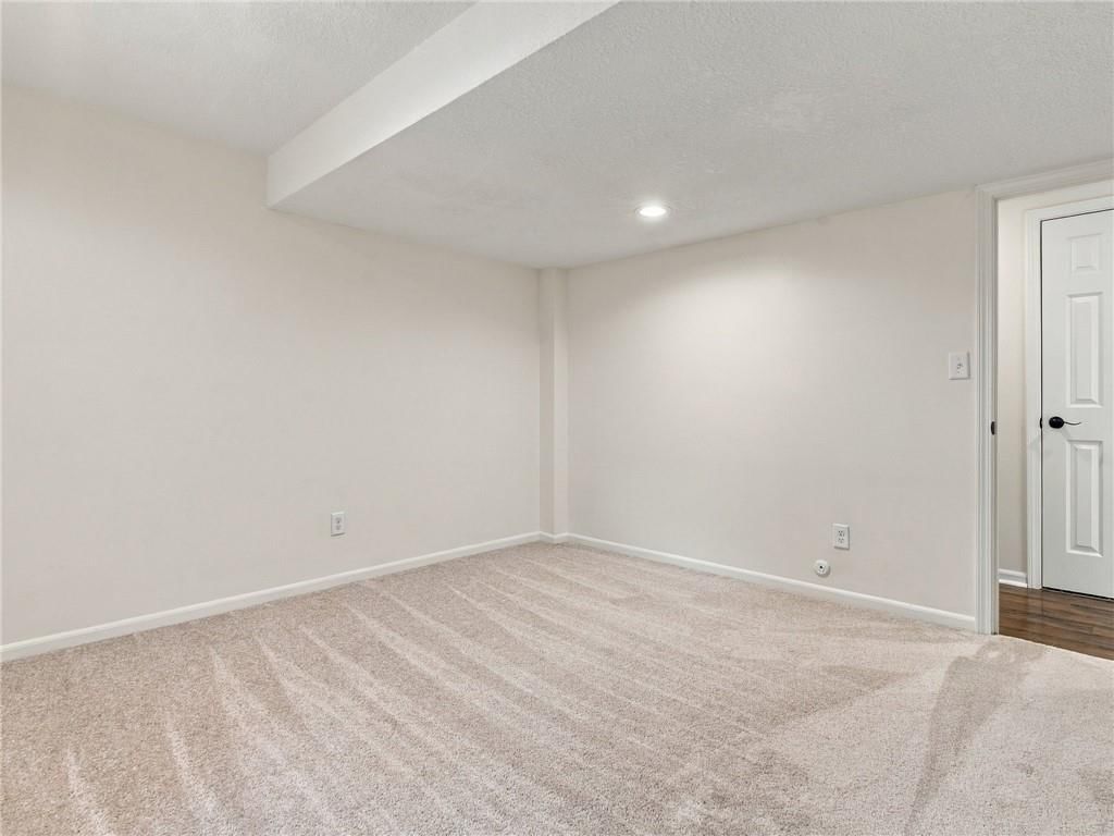 615 Nashua Road — photo 26