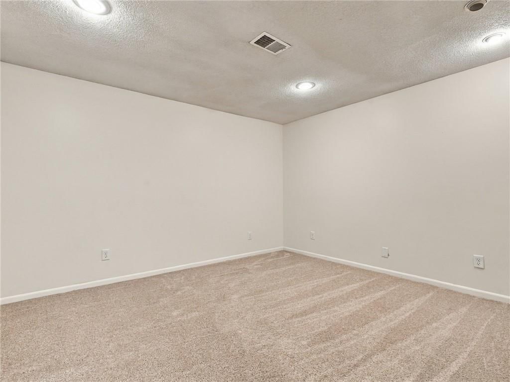 615 Nashua Road — photo 29