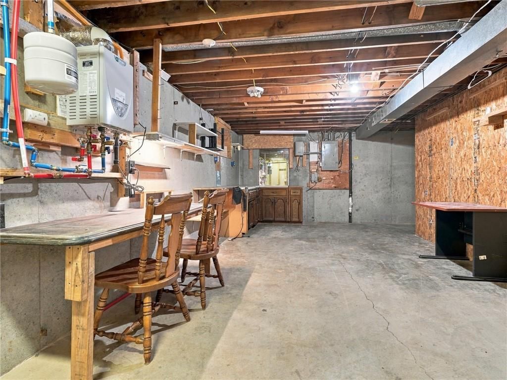 615 Nashua Road — photo 33